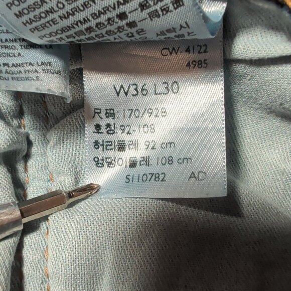 Levis 501 Mens Blue Dark Wash Straight Leg Fit Button Fly Modern Jeans 36X28 - Picture 10 of 14